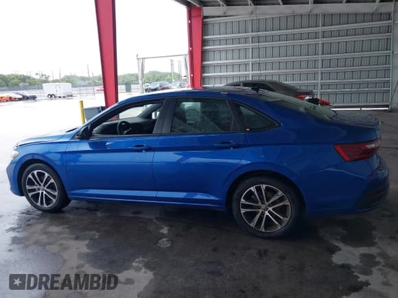 ✅ 2022 Volkswagen Jetta Sport • VIN: 3VWBM7BU3NM023523 • Лот: 42618751. Опубликован ранее на IAAI с пробегом 23 572 миль. Бесплатный доступ к архиву аукционных продаж из США и подробный отчёт об истории автомобиля на DreamBid. Изображение 14.