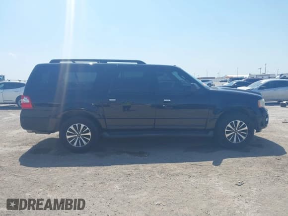 ✅ 2016 Ford Expedition Max XLT • VIN: 1FMJK1HT8GEF21463 • Lot: 42017037. Listed on IAAI with 197,357 mi. Free auction sales archive from the USA and detailed vehicle history report at DreamBid. Image 13.