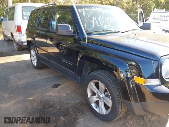 ✅ 2013 Jeep Patriot Latitude • VIN: 1C4NJRFB3DD237192 • Lot: 43389910. Wystawiony na IAAI z przebiegiem 164 956 mil. Bezpłatny archiwum sprzedaży aukcyjnych z USA i szczegółowy raport historii pojazdu na DreamBid. Zdjęcie 6.