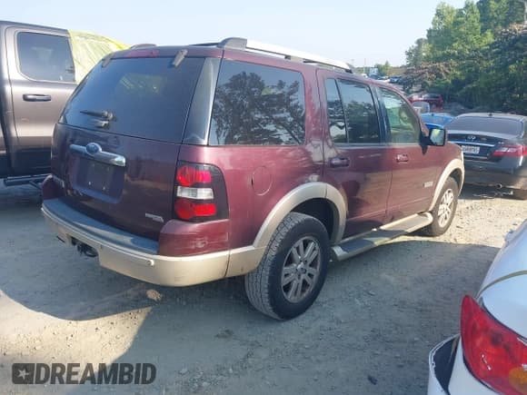 ✅ 2006 Ford Explorer Eddie Bauer • VIN: 1FMEU74E66UB69249 • Lot: 42538256. Listed on IAAI with 194,044 mi. Free auction sales archive from the USA and detailed vehicle history report at DreamBid. Image 4.