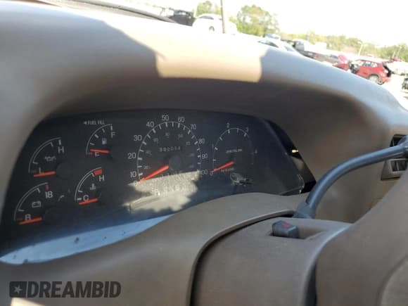 ✅ 1999 Ford F-250 XL • VIN: 1FTNW20F3XEE99894 • Lot: 81672105. Listed on Copart with Not provided. Free auction sales archive from the USA and detailed vehicle history report at DreamBid. Image 9.