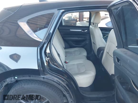 ✅ 2020 Mazda CX-5 Touring • VIN: JM3KFBCM7L0779507 • Lot: 43332627. Wystawiony na IAAI z przebiegiem 114 661 mil. Bezpłatny archiwum sprzedaży aukcyjnych z USA i szczegółowy raport historii pojazdu na DreamBid. Zdjęcie 8.