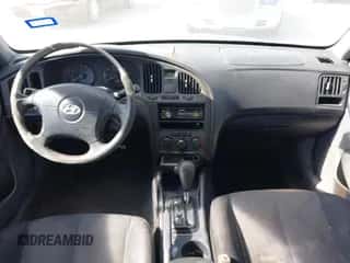 2005 Hyundai Elantra GLS z VIN KMHDN56DX5U134245, wystawiony jako IAAI lot #43460576 z przebiegiem 138 404 mil mil oraz . Historia ofert i sprzedaży dostępna na DreamBid. Obrazek 5.