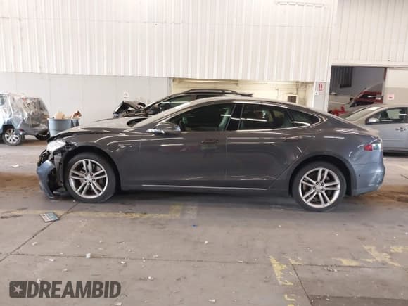 ✅ 2014 Tesla Model S 60 • VIN: 5YJSA1H15EFP60829 • Lot: 42610569. Listed on IAAI with 110,507 mi. Free auction sales archive from the USA and detailed vehicle history report at DreamBid. Image 14.