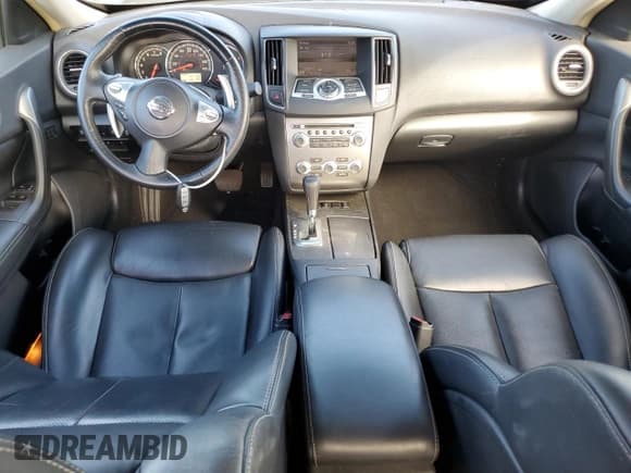 ✅ 2014 Nissan Maxima SV • VIN: 1N4AA5AP6EC443940 • Lot: 86700945. Wystawiony na Copart z przebiegiem 79 552 mil. Bezpłatny archiwum sprzedaży aukcyjnych z USA i szczegółowy raport historii pojazdu na DreamBid. Zdjęcie 8.