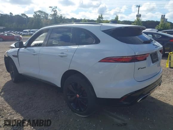 ✅ 2021 Jaguar F-Pace S • VIN: SADCJ2EU2MA666945 • Lot: 43080415. Wystawiony na IAAI z przebiegiem 63 900 mil. Bezpłatny archiwum sprzedaży aukcyjnych z USA i szczegółowy raport historii pojazdu na DreamBid. Zdjęcie 3.