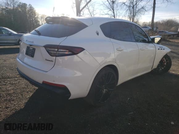 ✅ 2023 Maserati Levante Modena • VIN: ZN661YUM8PX429941 • Лот: 81779794. Опубликован ранее на Copart с пробегом 20 755 миль. Бесплатный доступ к архиву аукционных продаж из США и подробный отчёт об истории автомобиля на DreamBid. Изображение 3.