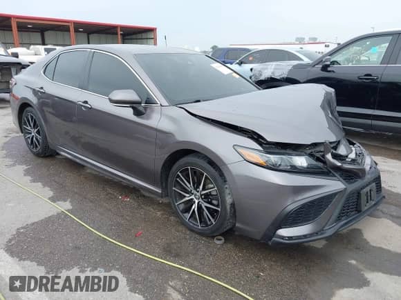 2022 Toyota Camry SE с VIN 4T1G11AK4NU672110, выставлен на аукционе IAAI как лот 43286968 с пробегом 89 232 миль миль и . История ставок и продаж доступна на DreamBid. Изображение 1.