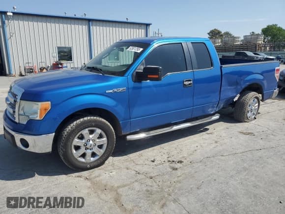 ✅ 2014 Ford F-150 XL • VIN: 1FTFX1CF1EFC69818 • Lot: 52801295. Listed on Copart with 200,512 mi. Free auction sales archive from the USA and detailed vehicle history report at DreamBid. Image 1.