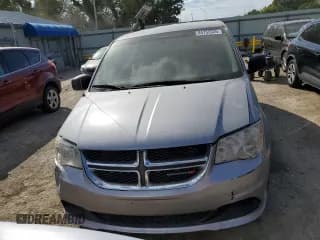 ✅ 2014 Dodge Grand Caravan SE • VIN: 2C4RDGBG0ER218886 • Lot: 84753335. Wystawiony na Copart z przebiegiem 136 243 mil. Bezpłatny archiwum sprzedaży aukcyjnych z USA i szczegółowy raport historii pojazdu na DreamBid. Zdjęcie 5.