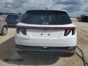 ✅ 2023 Hyundai Tucson SEL • VIN: 5NMJB3AE8PH196791 • Lot: 68501633. Wystawiony na Copart z przebiegiem 18 075 mil. Bezpłatny archiwum sprzedaży aukcyjnych z USA i szczegółowy raport historii pojazdu na DreamBid. Zdjęcie 6.