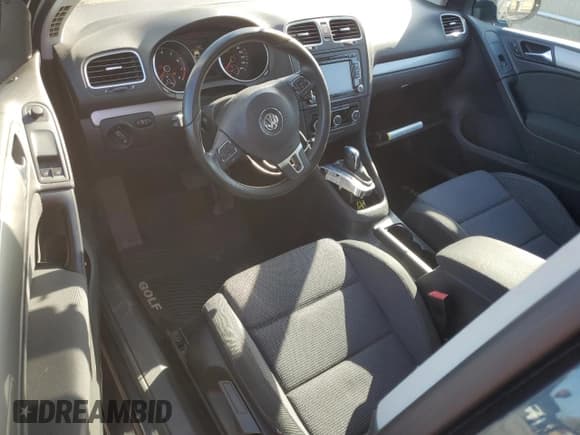 ✅ 2013 Volkswagen Golf w/Conv & Sunroof • VIN: WVWBB7AJ2DW015329 • Лот: 53741895. Опубликован ранее на Copart с пробегом 62 609 миль. Бесплатный доступ к архиву аукционных продаж из США и подробный отчёт об истории автомобиля на DreamBid. Изображение 8.