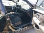 ✅ 2024 Honda HR-V Sport • VIN: 3CZRZ1H56RM709085 • Lot: 42917351. Wystawiony na IAAI z przebiegiem 27 602 mil. Bezpłatny archiwum sprzedaży aukcyjnych z USA i szczegółowy raport historii pojazdu na DreamBid. Zdjęcie 5.