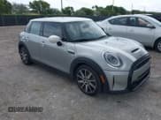 ✅ 2024 MINI Hardtop 4 Door Cooper S • VIN: WMW53DK00R2U54457 • Lot: 42001289. Wystawiony na IAAI z przebiegiem 21 611 mil. Bezpłatny archiwum sprzedaży aukcyjnych z USA i szczegółowy raport historii pojazdu na DreamBid. Zdjęcie 1.