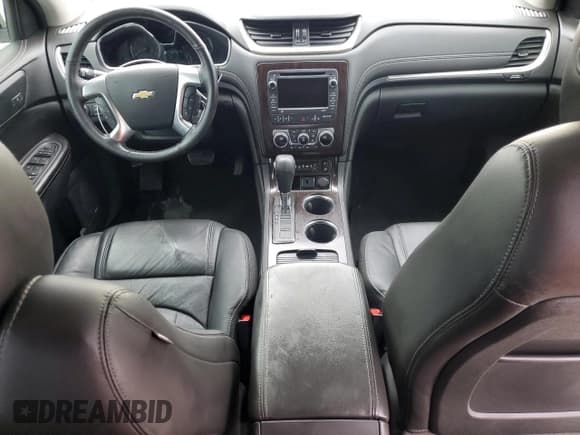 ✅ 2017 Chevrolet Traverse Premier • VIN: 1GNKRJKD6HJ133007 • Lot: 88975785. Wystawiony na Copart z przebiegiem Nie podano. Bezpłatny archiwum sprzedaży aukcyjnych z USA i szczegółowy raport historii pojazdu na DreamBid. Zdjęcie 8.