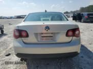 ✅ 2010 Volkswagen Jetta SE • VIN: 3VWRX7AJ6AM035186 • Lot: 81471325. Wystawiony na Copart z przebiegiem 82 942 mil. Bezpłatny archiwum sprzedaży aukcyjnych z USA i szczegółowy raport historii pojazdu na DreamBid. Zdjęcie 6.