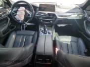 ✅ 2020 BMW 5 Series M550i xDrive • VIN: WBAJS7C03LCD00279 • Lot: 55698035. Wystawiony na Copart z przebiegiem 76 057 mil. Bezpłatny archiwum sprzedaży aukcyjnych z USA i szczegółowy raport historii pojazdu na DreamBid. Zdjęcie 8.