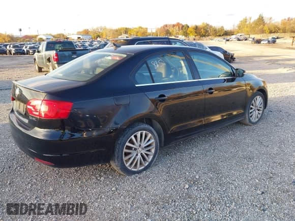 ✅ 2011 Volkswagen Jetta SEL • VIN: 3VWLX7AJ7BM028559 • Лот: 43413441. Опубликован ранее на IAAI с пробегом 145 099 миль. Бесплатный доступ к архиву аукционных продаж из США и подробный отчёт об истории автомобиля на DreamBid. Изображение 4.