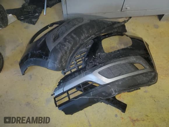 ✅ 2023 Hyundai Venue SE • VIN: KMHRB8A3XPU215053 • Lot: 88431365. Listed on Copart with 29,930 mi. Free auction sales archive from the USA and detailed vehicle history report at DreamBid. Image 12.