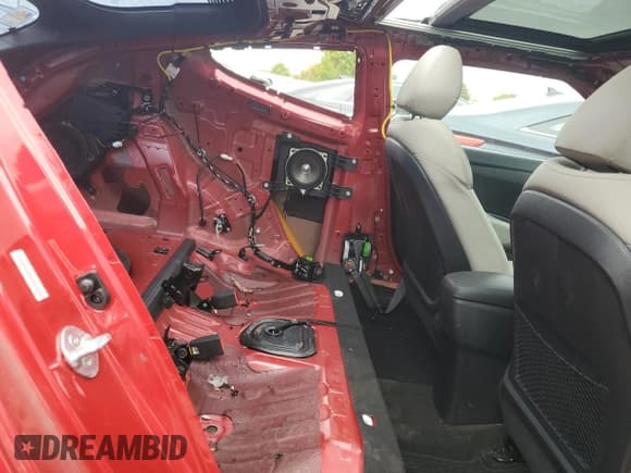 ✅ 2014 Hyundai Veloster • VIN: KMHTC6AD8EU199612 • Lot: 71808324. Wystawiony na Copart z przebiegiem 76 130 mil. Bezpłatny archiwum sprzedaży aukcyjnych z USA i szczegółowy raport historii pojazdu na DreamBid. Zdjęcie 10.