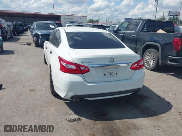 ✅ 2016 Nissan Altima SR • VIN: 1N4AL3AP4GC235119 • Lot: 43379591. Listed on IAAI with 165,546 mi. Free auction sales archive from the USA and detailed vehicle history report at DreamBid. Image 16.