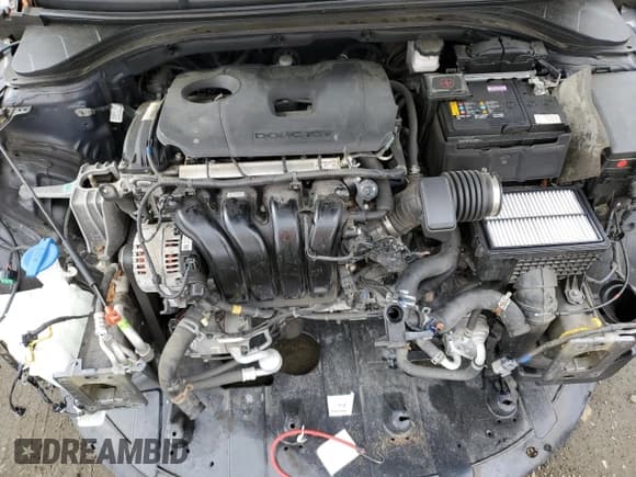 ✅ 2019 Hyundai Elantra SE • VIN: 5NPD74LF6KH439567 • Lot: 90801055. Listed on Copart with 40,650 mi. Free auction sales archive from the USA and detailed vehicle history report at DreamBid. Image 11.