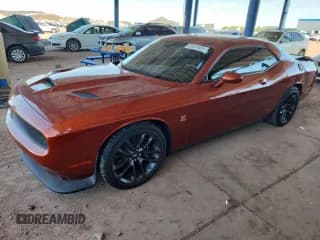 ✅ 2020 Dodge Challenger R/T Scat Pack • VIN: 2C3CDZFJXLH165385 • Lot: 69639405. Wystawiony na Copart z przebiegiem 24 765 mil. Bezpłatny archiwum sprzedaży aukcyjnych z USA i szczegółowy raport historii pojazdu na DreamBid. Zdjęcie 1.