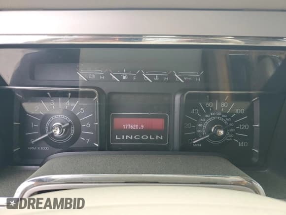 ✅ 2007 Lincoln Navigator • VIN: 5LMFU27567LJ15649 • Lot: 50902735. Wystawiony na Copart z przebiegiem 177 620 mil. Bezpłatny archiwum sprzedaży aukcyjnych z USA i szczegółowy raport historii pojazdu na DreamBid. Zdjęcie 9.