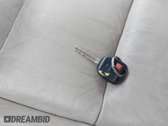 ✅ 2000 Toyota Land Cruiser • VIN: JT3HT05JXY0126121 • Lot: 42675380. Wystawiony na IAAI z przebiegiem 73 870 mil. Bezpłatny archiwum sprzedaży aukcyjnych z USA i szczegółowy raport historii pojazdu na DreamBid. Zdjęcie 11.