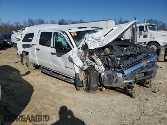 ✅ 2017 Chevrolet Silverado 2500HD Work Truck • VIN: 1GC1KUEY5HF110331 • Lot: 44001645. Wystawiony na Copart z przebiegiem Nie podano. Bezpłatny archiwum sprzedaży aukcyjnych z USA i szczegółowy raport historii pojazdu na DreamBid. Zdjęcie 4.