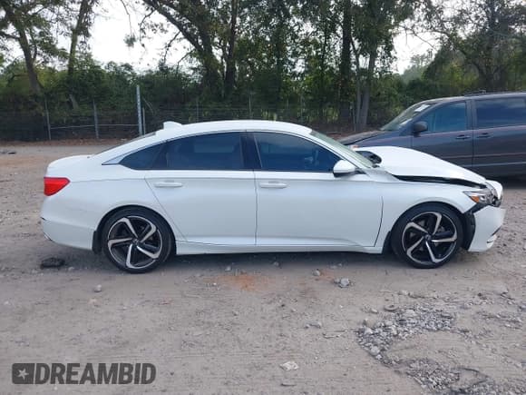 ✅ 2018 Honda Accord Sport • VIN: 1HGCV1F34JA252613 • Lot: 43285779. Listed on IAAI with 145,206 mi. Free auction sales archive from the USA and detailed vehicle history report at DreamBid. Image 13.