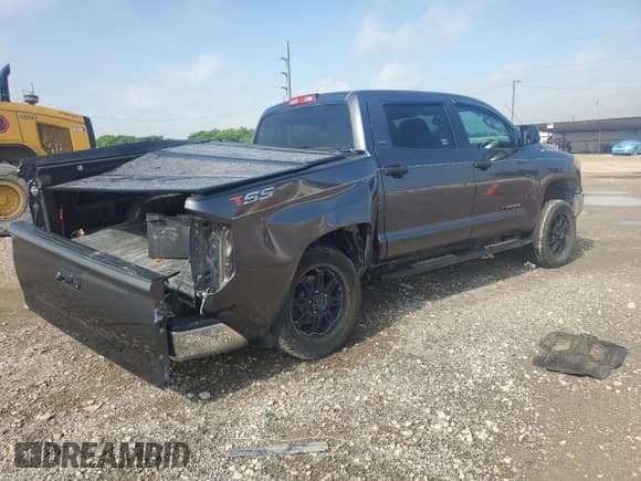 ✅ 2016 Toyota Tundra SR5 • VIN: 5TFEM5F1XGX102253 • Лот: 55295405. Опубликован ранее на Copart с пробегом 129 468 миль. Бесплатный доступ к архиву аукционных продаж из США и подробный отчёт об истории автомобиля на DreamBid. Изображение 3.