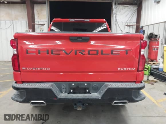 ✅ 2019 Chevrolet Silverado 1500 Custom Trail Boss • VIN: 1GCPYCEF5KZ385706 • Lot: 42999964. Wystawiony na IAAI z przebiegiem 48 702 mil. Bezpłatny archiwum sprzedaży aukcyjnych z USA i szczegółowy raport historii pojazdu na DreamBid. Zdjęcie 15.