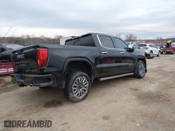 ✅ 2023 GMC Sierra 1500 Denali Ultimate • VIN: 1GTUUHEL1PZ225105 • Лот: 41222732. Опубликован ранее на IAAI с пробегом 18 795 миль. Бесплатный доступ к архиву аукционных продаж из США и подробный отчёт об истории автомобиля на DreamBid. Изображение 4.