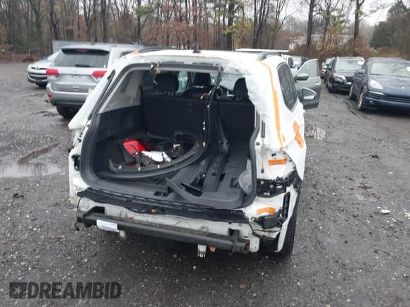 ✅ 2019 Volkswagen Tiguan SE • VIN: 3VV2B7AX6KM128090 • Lot: 43793921. Listed on IAAI with 71,020 mi. Free auction sales archive from the USA and detailed vehicle history report at DreamBid. Image 6.