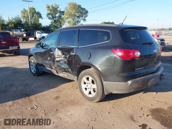 2010 Chevrolet Traverse 1LT z VIN 1GNLVFED5AS117261, wystawiony jako IAAI lot #43220575 z przebiegiem 257 124 mil mil oraz . Historia ofert i sprzedaży dostępna na DreamBid. Obrazek 3.