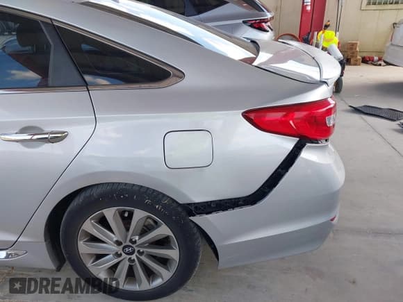 ✅ 2015 Hyundai Sonata Limited • VIN: 5NPE34AF2FH041071 • Lot: 43461843. Listed on IAAI with 142,544 mi. Free auction sales archive from the USA and detailed vehicle history report at DreamBid. Image 17.