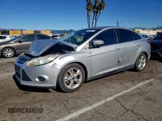 ✅ 2014 Ford Focus SE • VIN: 1FADP3F26EL171273 • Lot: 94299815. Wystawiony na Copart z przebiegiem 154 389 mil. Bezpłatny archiwum sprzedaży aukcyjnych z USA i szczegółowy raport historii pojazdu na DreamBid. Zdjęcie 1.