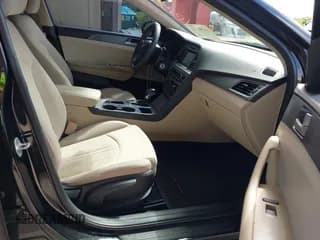 ✅ 2017 Hyundai Sonata SE • VIN: 5NPE24AF7HH493989 • Лот: 43381172. Опубликован ранее на IAAI с пробегом 157 480 миль. Бесплатный доступ к архиву аукционных продаж из США и подробный отчёт об истории автомобиля на DreamBid. Изображение 5.