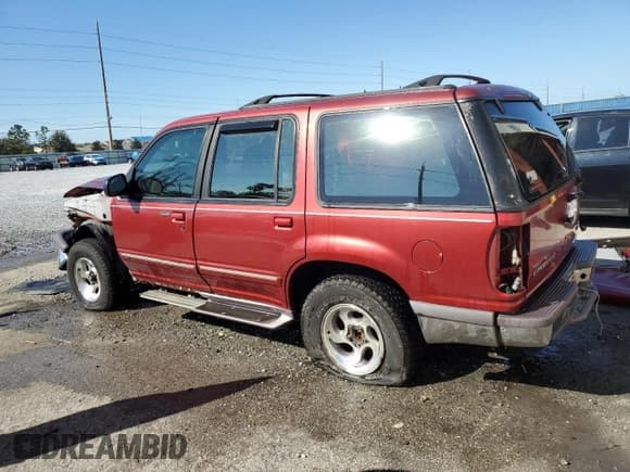 ✅ 1997 Ford Explorer XLT • VIN: 1FMDU32P9VZA40058 • Лот: 43560445. Опубликован ранее на Copart с пробегом 162 932 миль. Бесплатный доступ к архиву аукционных продаж из США и подробный отчёт об истории автомобиля на DreamBid. Изображение 2.