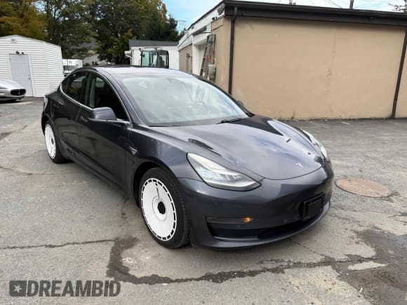 ✅ 2018 Tesla Model 3 Long Range Battery • VIN: 5YJ3E1EB1JF119421 • Лот: 43779237. Опубликован ранее на IAAI с пробегом 134 142 миль. Бесплатный доступ к архиву аукционных продаж из США и подробный отчёт об истории автомобиля на DreamBid. Изображение 1.