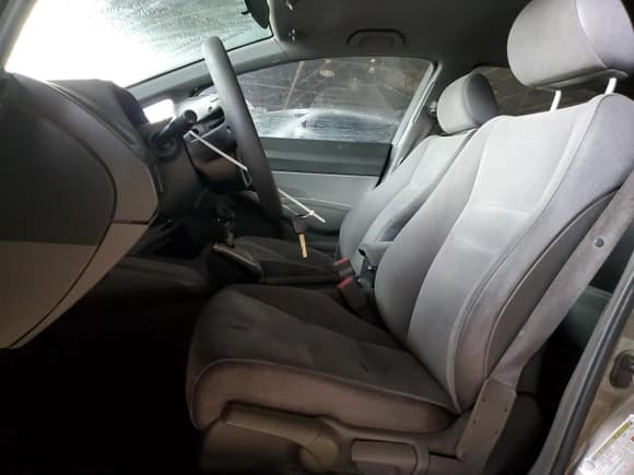 ✅ 2008 Honda Civic LX • VIN: 1HGFA16598L064047 • Лот: 93493225. Опубликован ранее на Copart с пробегом 175 091 миль. Бесплатный доступ к архиву аукционных продаж из США и подробный отчёт об истории автомобиля на DreamBid. Изображение 7.