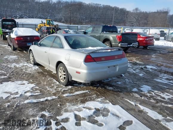 ✅ 2001 Honda Accord EX • VIN: 1HGCG22561A023776 • Lot: 43829990. Listed on IAAI with 175,418 mi. Free auction sales archive from the USA and detailed vehicle history report at DreamBid. Image 3.