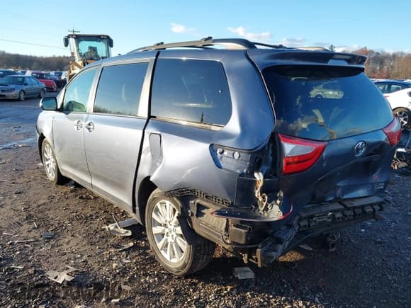 ✅ 2015 Toyota Sienna XLE • VIN: 5TDDK3DCXFS120394 • Lot: 43794858. Listed on IAAI with 164,847 mi. Free auction sales archive from the USA and detailed vehicle history report at DreamBid. Image 3.