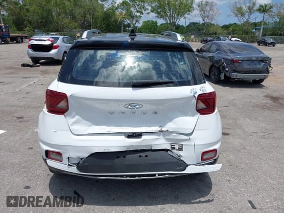 ✅ 2022 Hyundai Venue SEL • VIN: KMHRC8A32NU172418 • Lot: 42193335. Listed on IAAI with 34,147 mi. Free auction sales archive from the USA and detailed vehicle history report at DreamBid. Image 16.