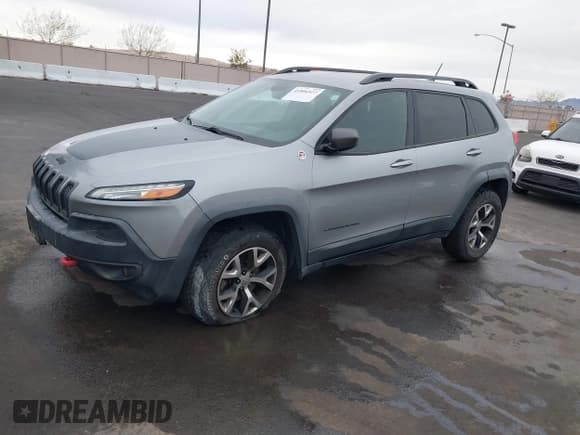 ✅ 2014 Jeep Cherokee Trailhawk • VIN: 1C4PJMBS3EW256042 • Lot: 41806927. Wystawiony na IAAI z przebiegiem 100 840 mil. Bezpłatny archiwum sprzedaży aukcyjnych z USA i szczegółowy raport historii pojazdu na DreamBid. Zdjęcie 2.