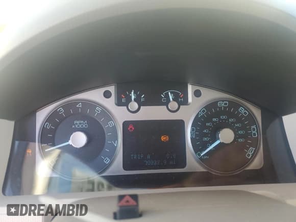 ✅ 2010 Mercury Mariner • VIN: 4M2CN9BG4AKJ21787 • Lot: 92883235. Listed on Copart with 70,032 mi. Free auction sales archive from the USA and detailed vehicle history report at DreamBid. Image 9.