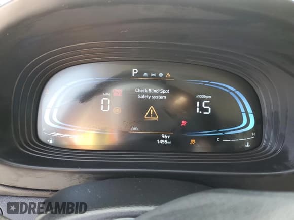 ✅ 2025 Hyundai Venue SEL • VIN: KMHRC8A35SU365903 • Lot: 53184665. Listed on Copart with 1,455 mi. Free auction sales archive from the USA and detailed vehicle history report at DreamBid. Image 9.