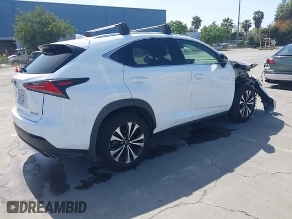 ✅ 2019 Lexus NX 300 • VIN: JTJBARBZ8K2192651 • Lot: 42111207. Wystawiony na IAAI z przebiegiem 148 393 mil. Bezpłatny archiwum sprzedaży aukcyjnych z USA i szczegółowy raport historii pojazdu na DreamBid. Zdjęcie 4.