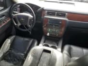 ✅ 2011 Chevrolet Suburban LT • VIN: 1GNSCJE01BR214127 • Lot: 45140314. Wystawiony na Copart z przebiegiem 273 257 mil. Bezpłatny archiwum sprzedaży aukcyjnych z USA i szczegółowy raport historii pojazdu na DreamBid. Zdjęcie 8.